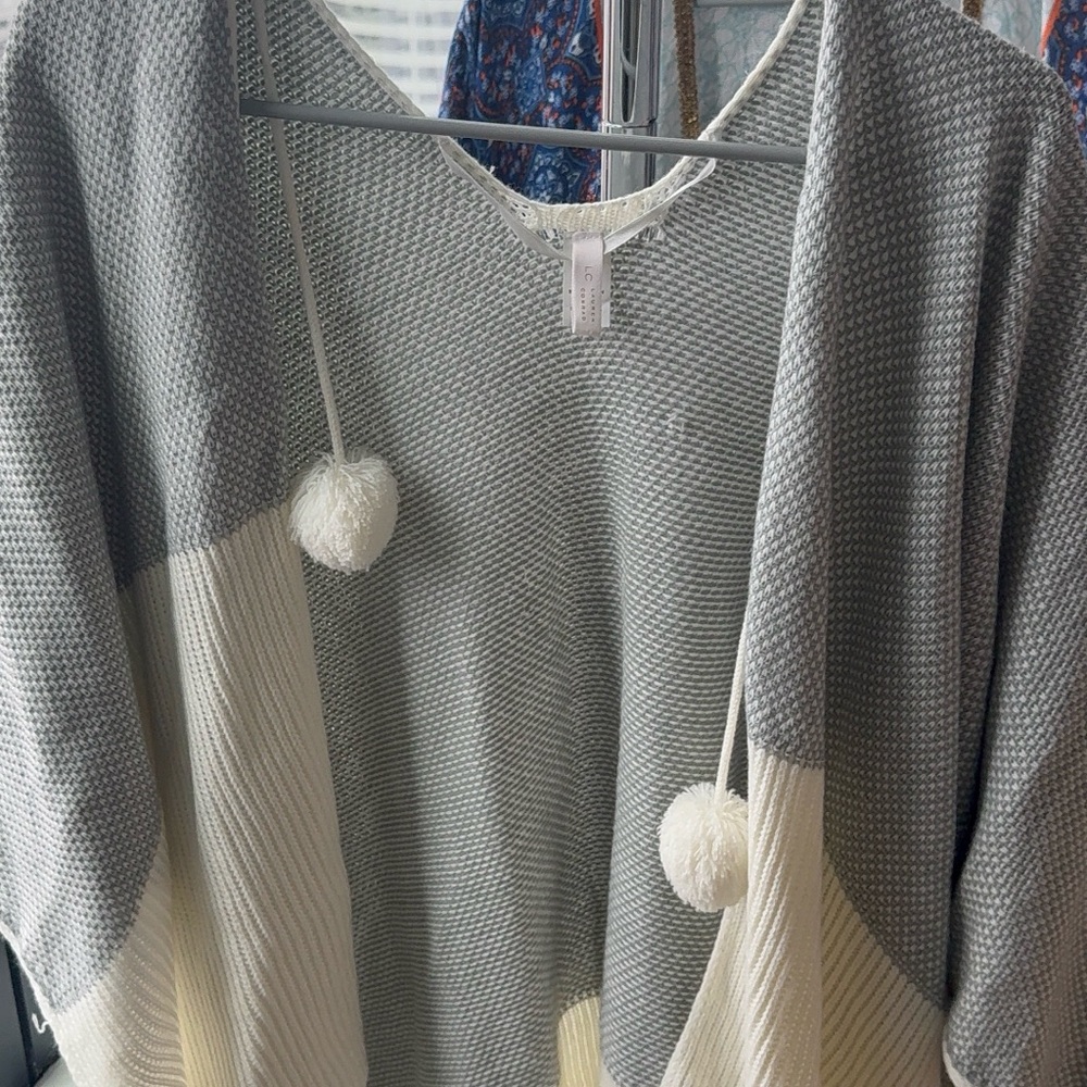 LC Lauren Conrad Gray and Cream Poncho